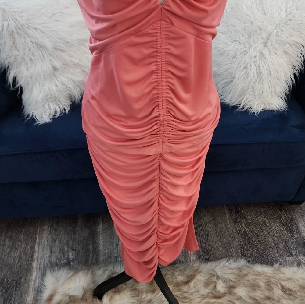 Closet Clear Out- Coral 2 piece skirt set, super flattering - Picture 9 of 10